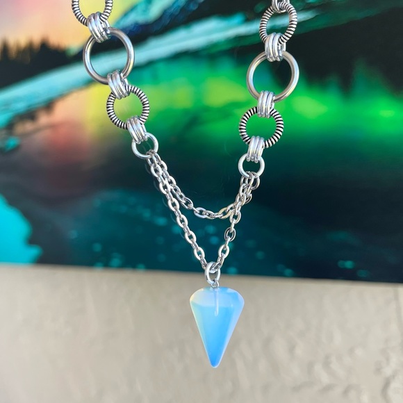 Handmade maille steel choker necklace with iridescent opalite pendulum charm . - Picture 10 of 12